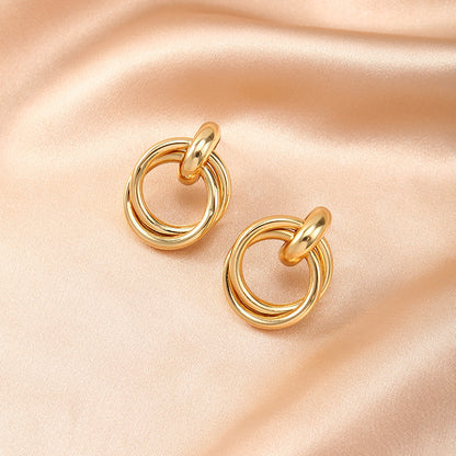 New trendy design earrings with a niche and cool temperament alloy earrings
