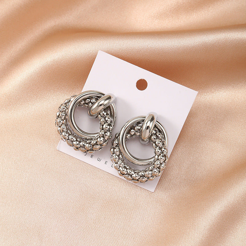 New trendy design earrings with a niche and cool temperament alloy earrings
