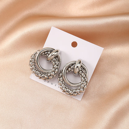 New trendy design earrings with a niche and cool temperament alloy earrings