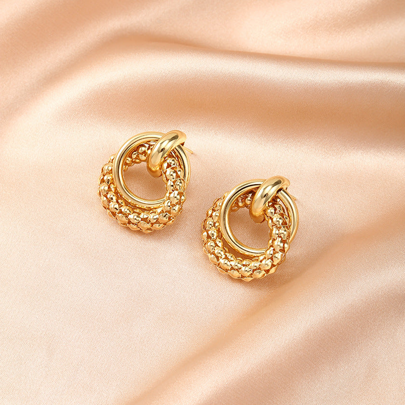 New trendy design earrings with a niche and cool temperament alloy earrings